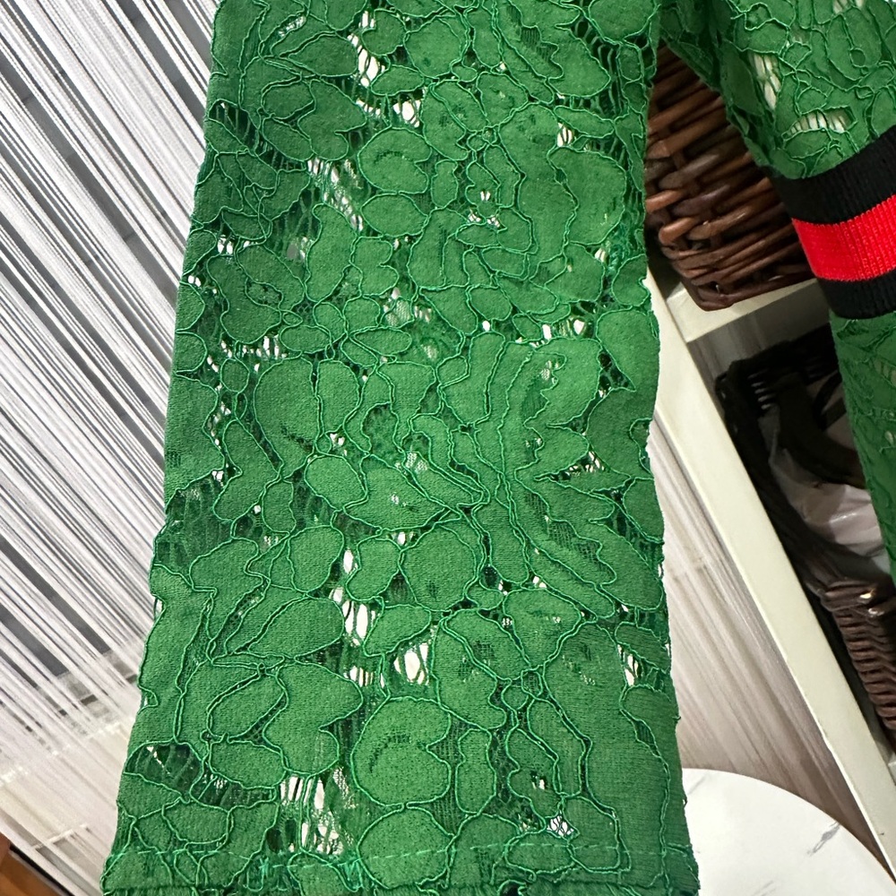 Gucci Emerald Lace Dress with Red Accents - Picture 13 of 16